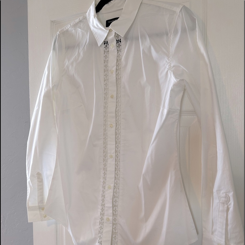 Banana Republic tailored lace detail button down collared shirt.